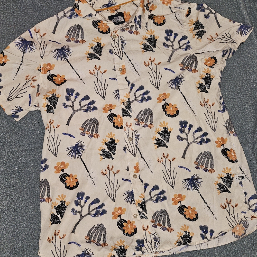 The North Face Mens Cacti Motif Shirt